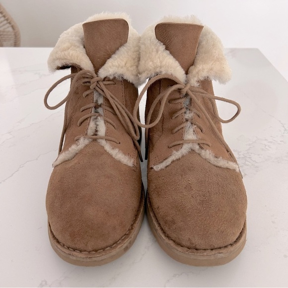 Ugg Quincy Desert Boot Bootie Lace Up Suede Shearling Cabincore Boho Tan Size 9 - Picture 2 of 10